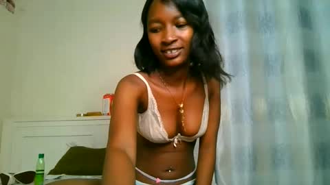 Snapshot of pretty__lisa chatting on 1, 6, 2026 pretty__lisa online show from 1, 6, 2026