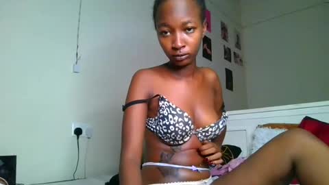 Snapshot of pretty__lisa chatting on 7, 7, 2026 pretty__lisa online show from 7, 7, 2026