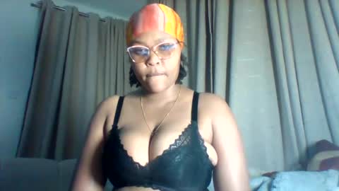 pretty_dee1 online show from 27, 7, 2026