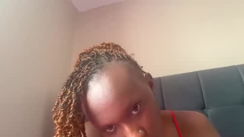 Snapshot of pretty_ellsie chatting on 7, 10, 2025 independent model online show from 7, 10, 2025