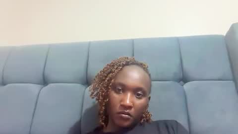 Snapshot of pretty_ellsie chatting on 8, 10, 2025 independent model online show from 8, 10, 2025