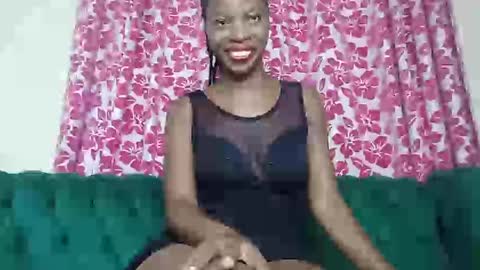 Snapshot of pretty_freaky chatting on 21, 12, 2024 Maya online show from 21, 12, 2024