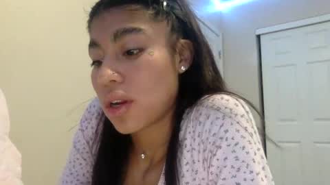 pretty_girl828687 online show from 14, 1, 2026