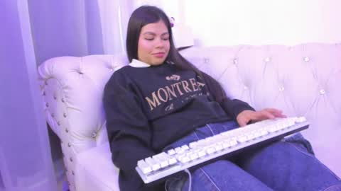 Snapshot of pretty_johnson_ chatting on 21, 11, 2025 pretty online show from 21, 11, 2025