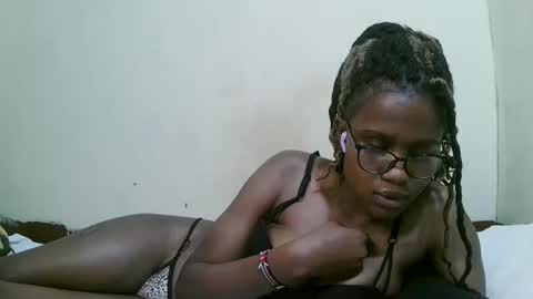 pretty_mellan online show from 16, 2, 2025