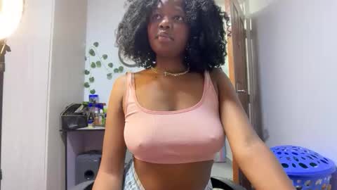 Snapshot of pretty_peaches chatting on 5, 3, 2026 Pretty peaches online show from 5, 3, 2026