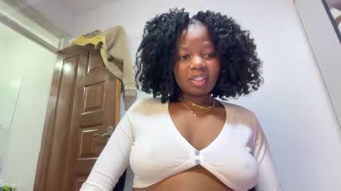 Snapshot of pretty_peaches chatting on 7, 3, 2026 Pretty peaches online show from 7, 3, 2026