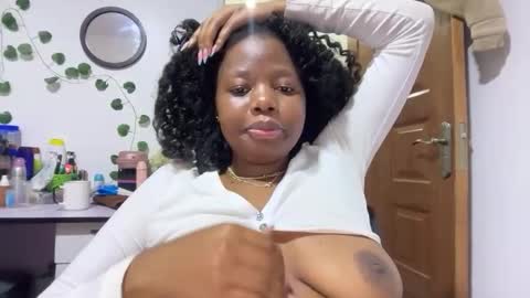 Snapshot of pretty_peaches chatting on 8, 3, 2026 Pretty peaches online show from 8, 3, 2026