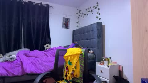 Snapshot of pretty_peaches chatting on 28, 3, 2026 Pretty peaches online show from 28, 3, 2026