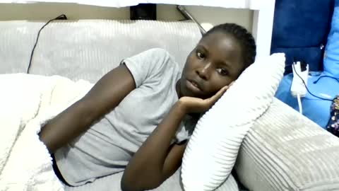 Snapshot of pretty_petite_ebony chatting on 1, 7, 2026 pretty_petite_ebony online show from 1, 7, 2026