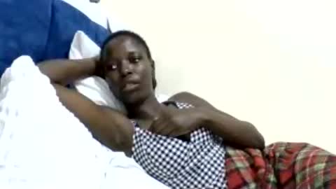 Snapshot of pretty_petite_ebony chatting on 15, 7, 2026 pretty_petite_ebony online show from 15, 7, 2026