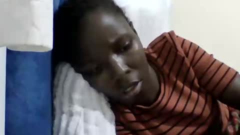 Snapshot of pretty_petite_ebony chatting on 19, 7, 2026 pretty_petite_ebony online show from 19, 7, 2026