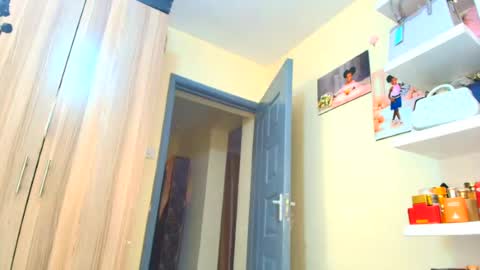 Snapshot of pretty_pussy2 chatting on 13, 7, 2026 Essy online show from 13, 7, 2026