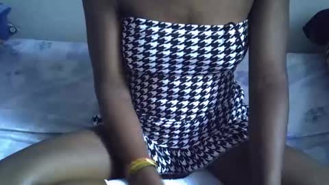 Snapshot of pretty_queen18 chatting on 6, 10, 2025 NASH online show from 6, 10, 2025