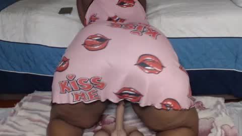 Snapshot of prettyblack25 chatting on 19, 7, 2026 Cindy online show from 19, 7, 2026