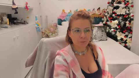 Snapshot of prettyblackeyes chatting on 9, 12, 2024 wilma online show from 9, 12, 2024
