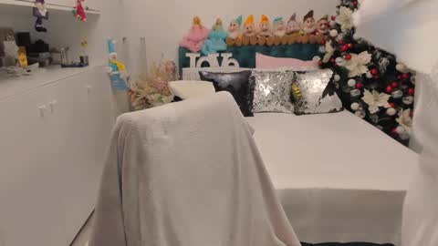 Snapshot of prettyblackeyes chatting on 17, 12, 2024 wilma online show from 17, 12, 2024