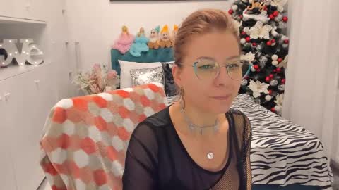 Snapshot of prettyblackeyes chatting on 7, 1, 2025 wilma online show from 7, 1, 2025