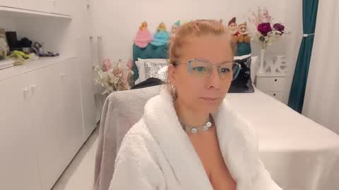 Snapshot of prettyblackeyes chatting on 20, 1, 2025 wilma online show from 20, 1, 2025