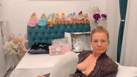 Snapshot of prettyblackeyes chatting on 25, 1, 2025 wilma online show from 25, 1, 2025