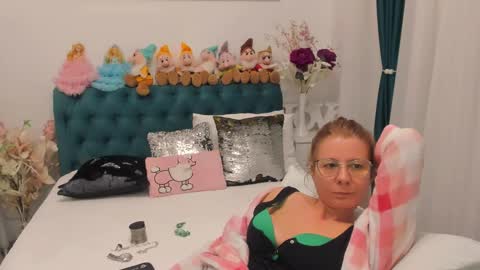 Snapshot of prettyblackeyes chatting on 27, 1, 2025 wilma online show from 27, 1, 2025