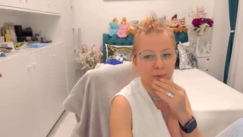 Snapshot of prettyblackeyes chatting on 26, 2, 2025 wilma online show from 26, 2, 2025