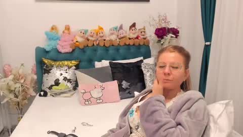 Snapshot of prettyblackeyes chatting on 27, 2, 2025 wilma online show from 27, 2, 2025