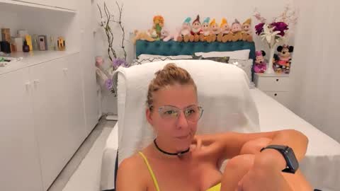 Snapshot of prettyblackeyes chatting on 15, 9, 2025 wilma online show from 15, 9, 2025