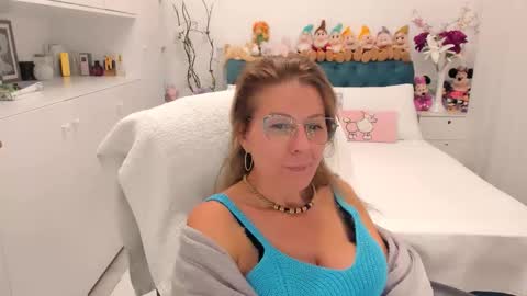 Snapshot of prettyblackeyes chatting on 27, 9, 2025 wilma online show from 27, 9, 2025