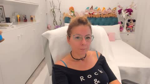 Snapshot of prettyblackeyes chatting on 30, 9, 2025 wilma online show from 30, 9, 2025