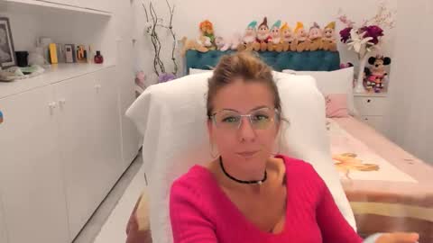 Snapshot of prettyblackeyes chatting on 2, 10, 2025 wilma online show from 2, 10, 2025