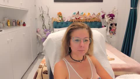 Snapshot of prettyblackeyes chatting on 7, 10, 2025 wilma online show from 7, 10, 2025