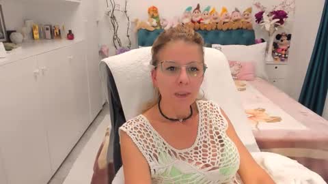 Snapshot of prettyblackeyes chatting on 9, 10, 2025 wilma online show from 9, 10, 2025