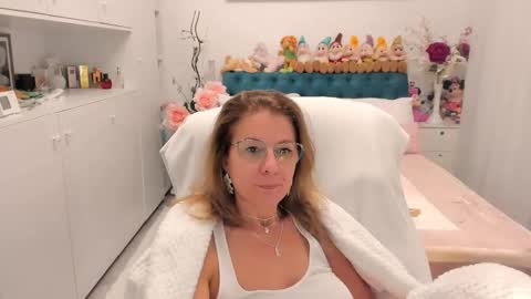 Snapshot of prettyblackeyes chatting on 22, 10, 2025 wilma online show from 22, 10, 2025