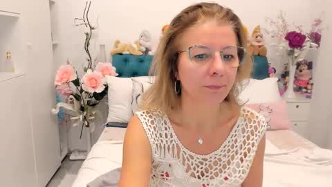 Snapshot of prettyblackeyes chatting on 29, 10, 2025 wilma online show from 29, 10, 2025