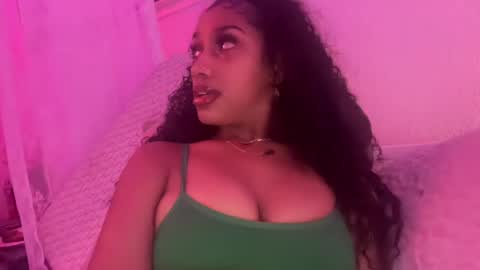 Snapshot of prettyblackgal chatting on 18, 7, 2026 prettyblackgal online show from 18, 7, 2026