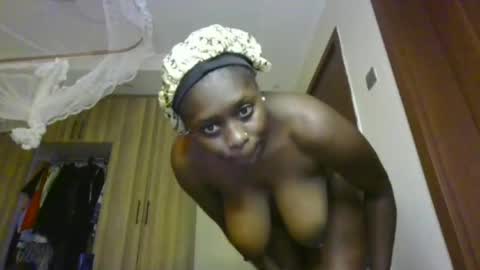 prettydulce online show from 23, 6, 2026