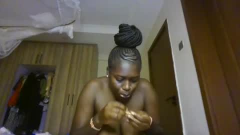 prettydulce online show from 15, 7, 2026