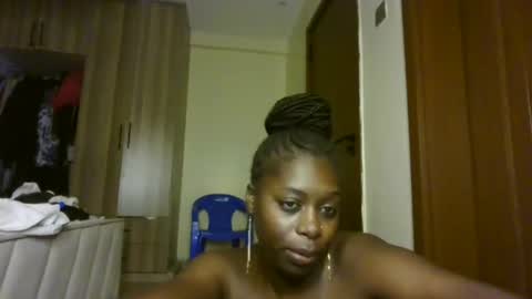 prettydulce online show from 28, 7, 2026