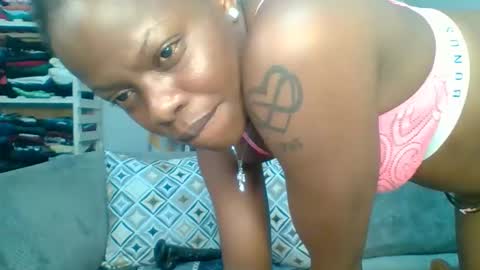 PrettyEla online show from 8, 10, 2025