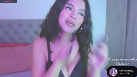 Snapshot of prettyemma_ chatting on 4, 12, 2025 Emma online show from 4, 12, 2025