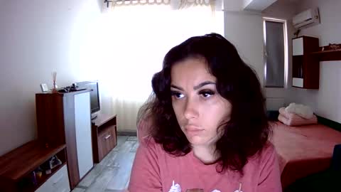 prettyjulliette online show from 28, 9, 2025