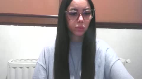 prettyjulliette online show from 28, 3, 2026