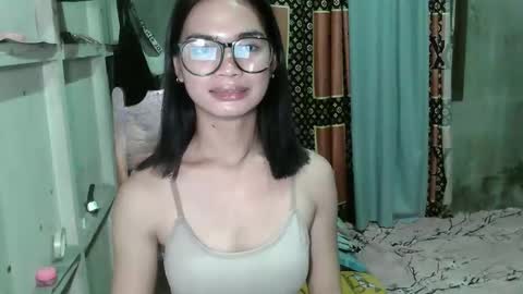 prettykhelcy online show from 13, 4, 2026