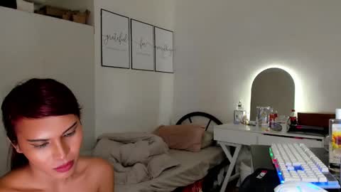 Snapshot of prettylittlesuckerr chatting on 8, 3, 2025 Jovill Mays online show from 8, 3, 2025