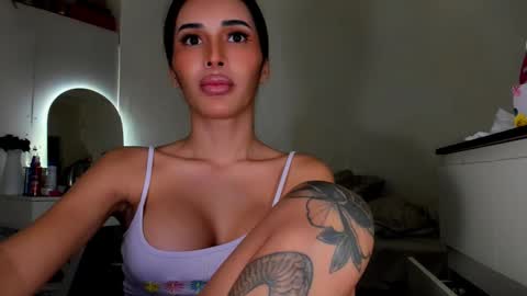Snapshot of prettylittlesuckerr chatting on 31, 10, 2025 Jovill Mays online show from 31, 10, 2025