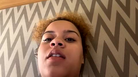 prettynthick660152 online show from 16, 2, 2025