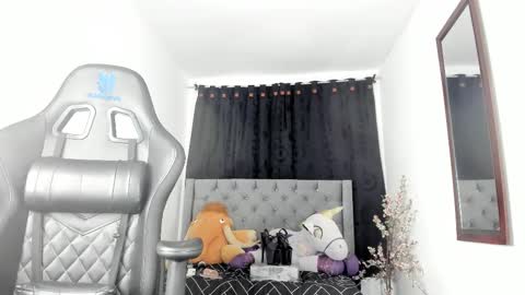 Laura  Onlyfans   40OFF online show from 2, 3, 2025