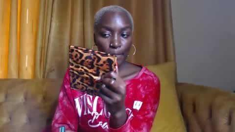 Snapshot of prettyquee chatting on 5, 1, 2025 sasha online show from 5, 1, 2025