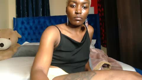 Snapshot of prettyquee chatting on 12, 1, 2025 sasha online show from 12, 1, 2025